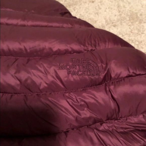 The North Face Long Burgundy Jacket S/P - Picture 3 of 8